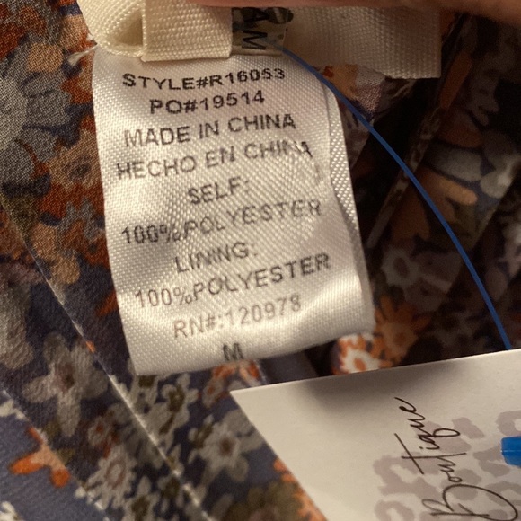 Cute romper for the summer! Brand new…. Size: M - Picture 3 of 4